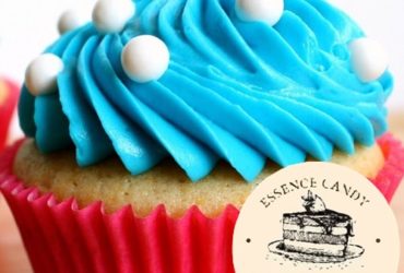 Cupcake com Cobertura de Chantilly Azul com Confeito Branco – Essence Candy