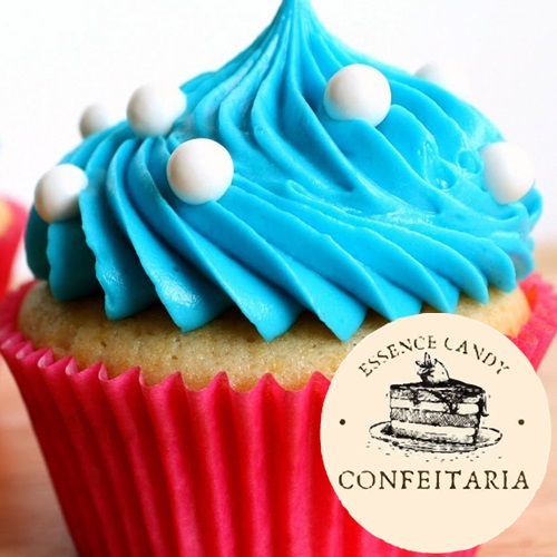 Cupcake com Cobertura de Chantilly Azul com Confeito Branco – Essence Candy